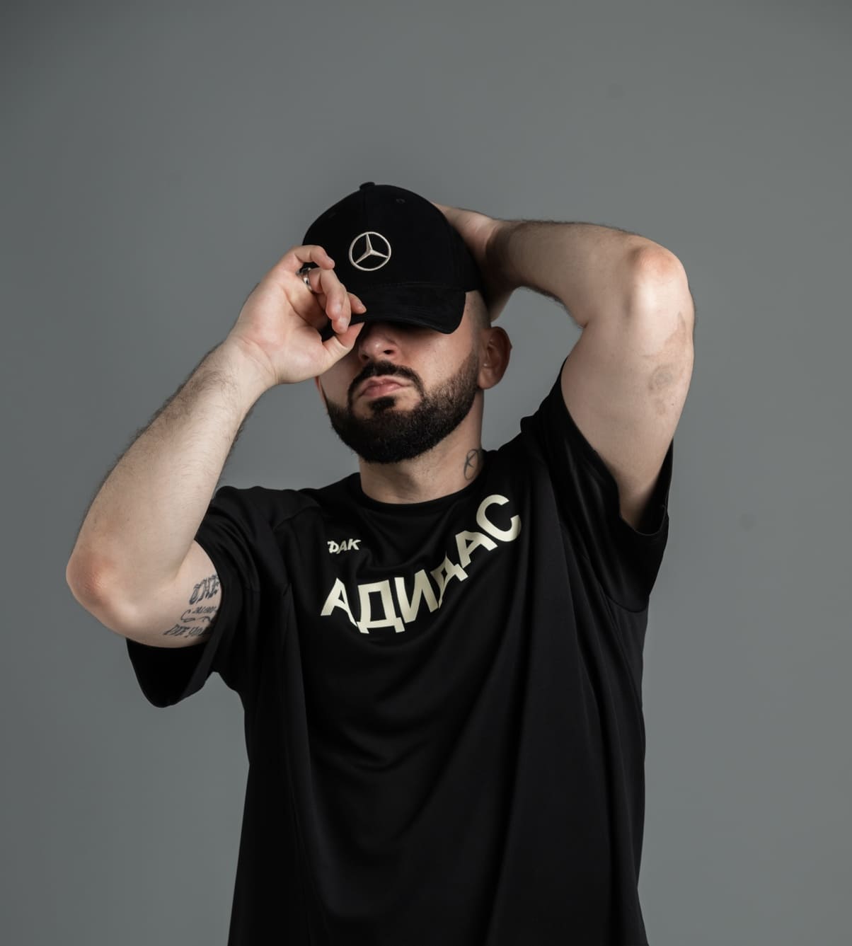 2400DB98-4038-4B20-9615-3DBF37BDDA6E